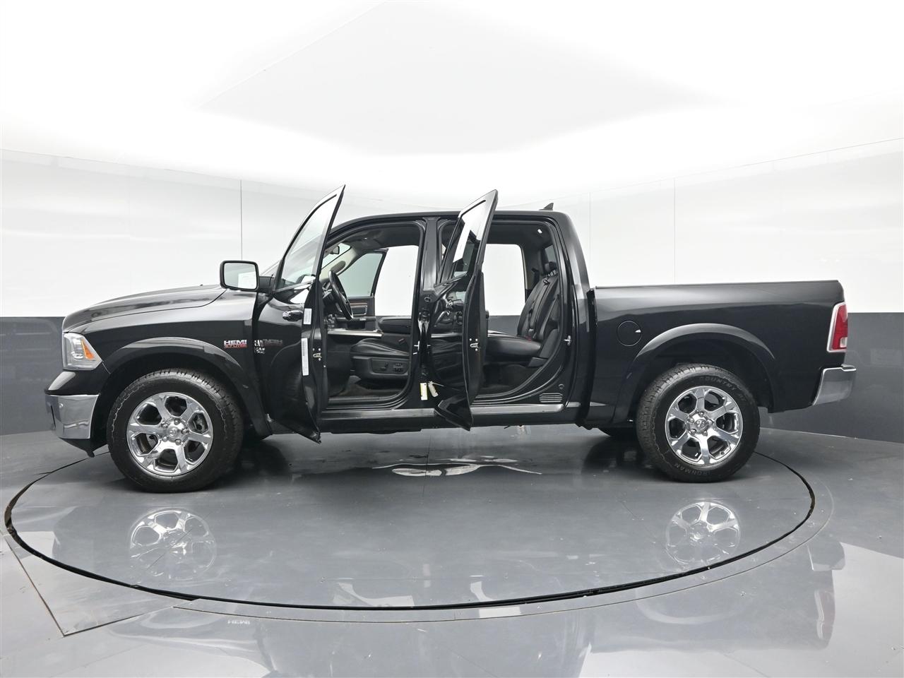 RAM 1500 Laramie Crew Cab SWB 4WD 2017