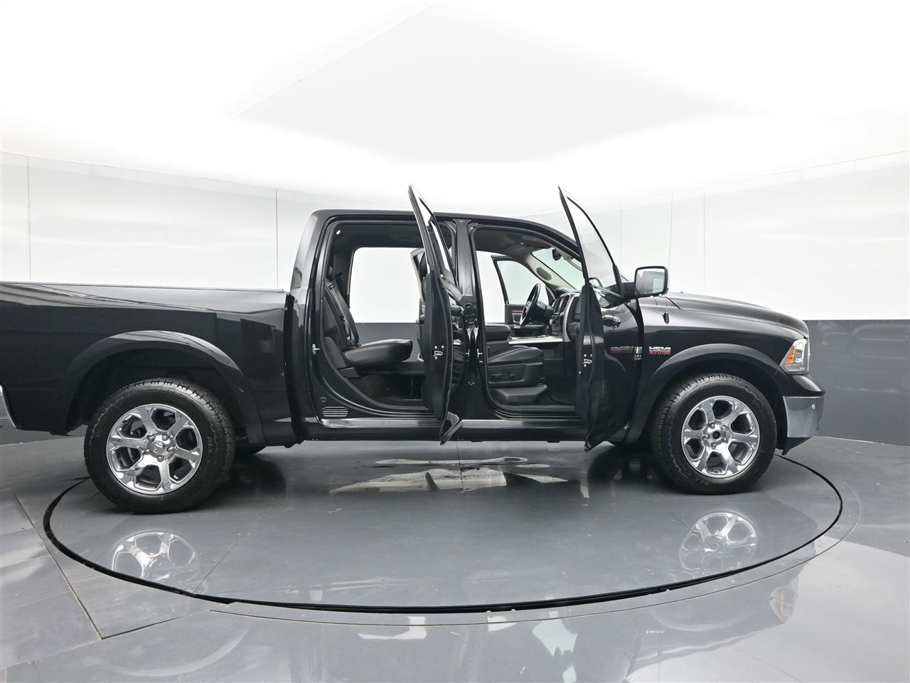 RAM 1500 Laramie Crew Cab SWB 4WD 2017