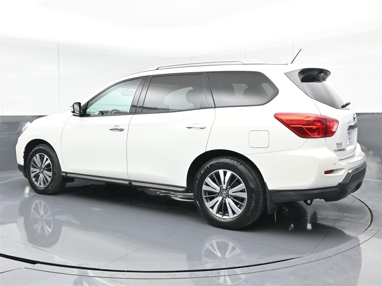 Nissan Pathfinder SV 2WD 2017