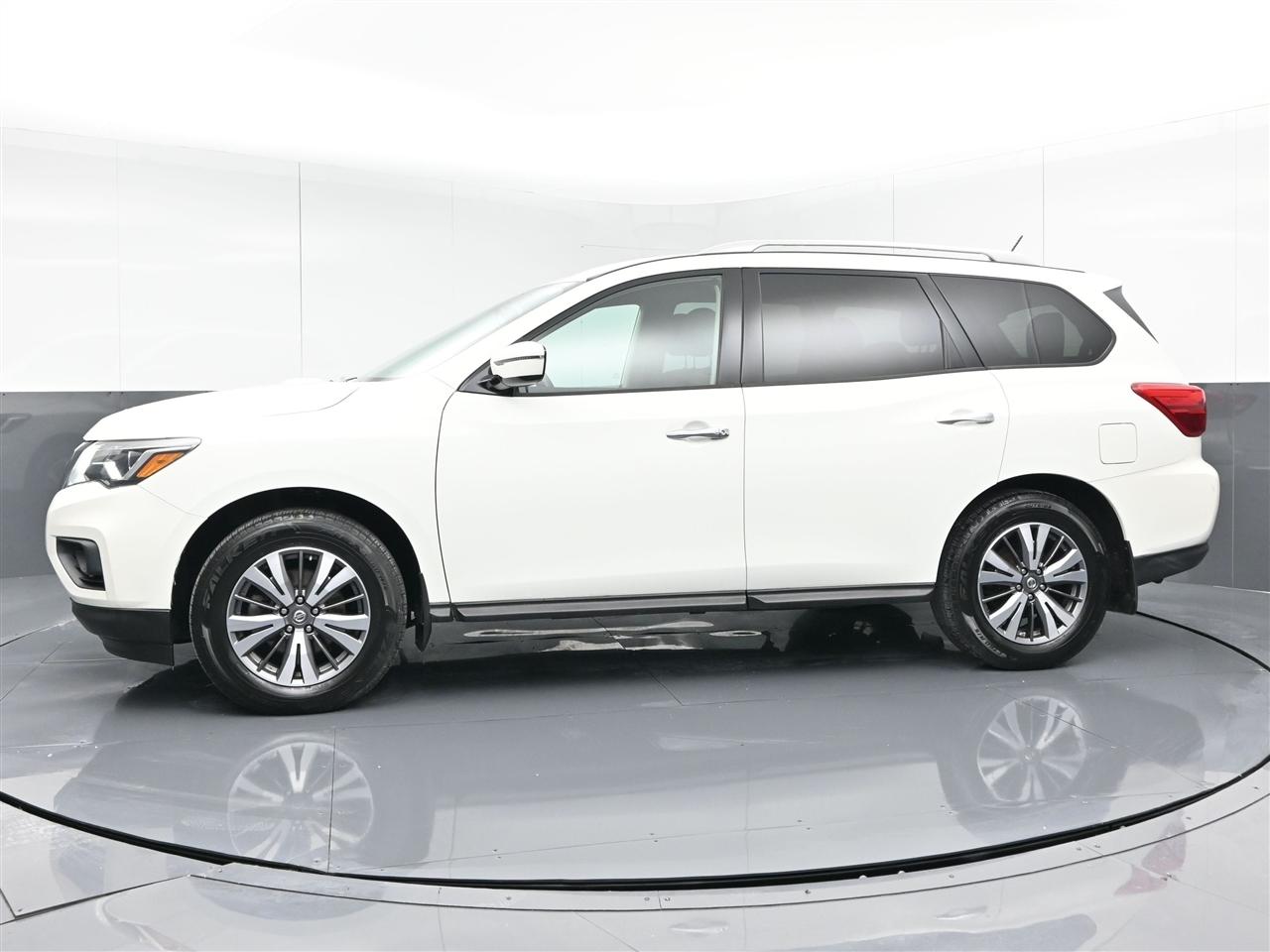 Nissan Pathfinder SV 2WD 2017