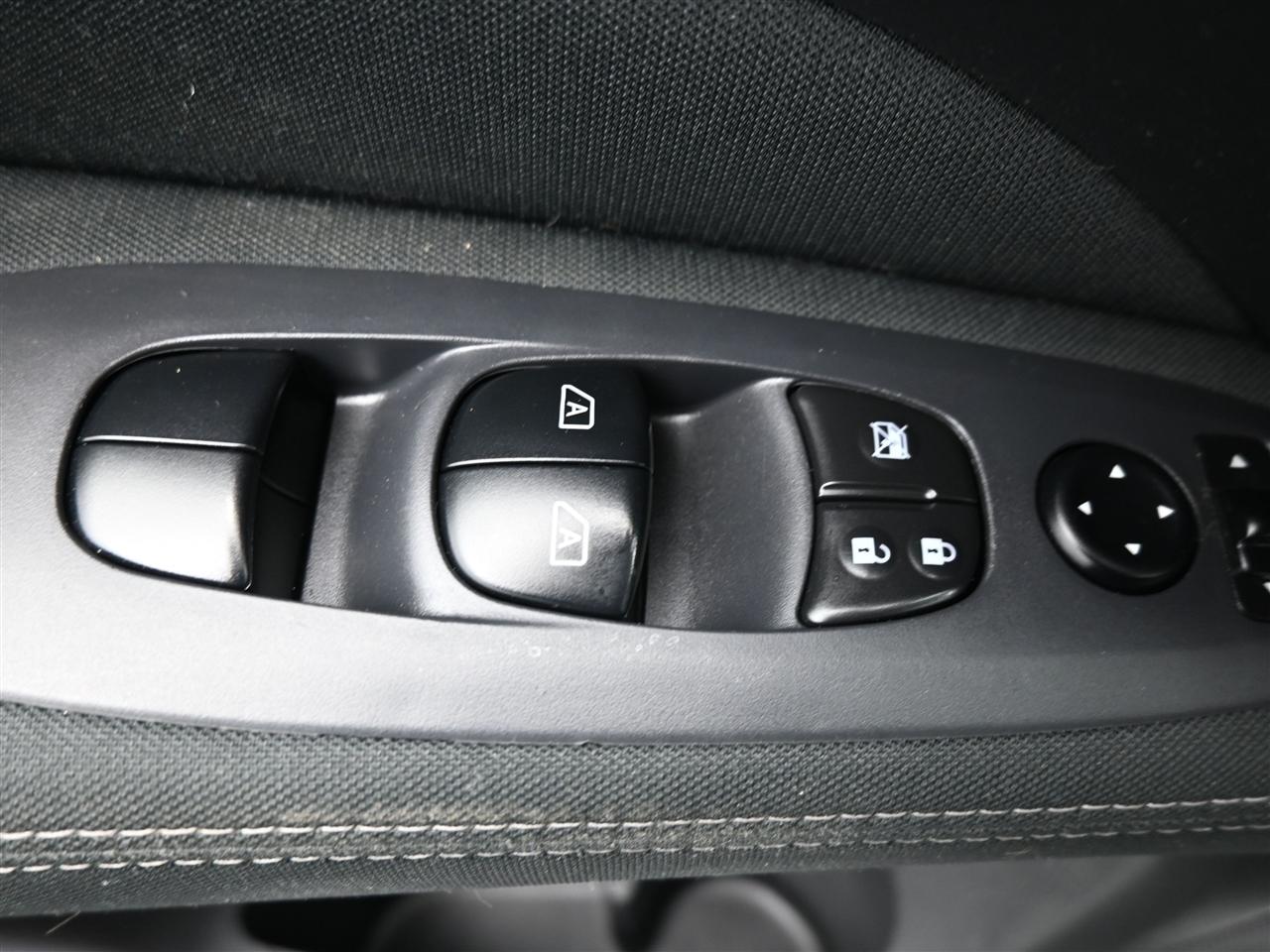 Nissan Pathfinder SV 2WD 2017