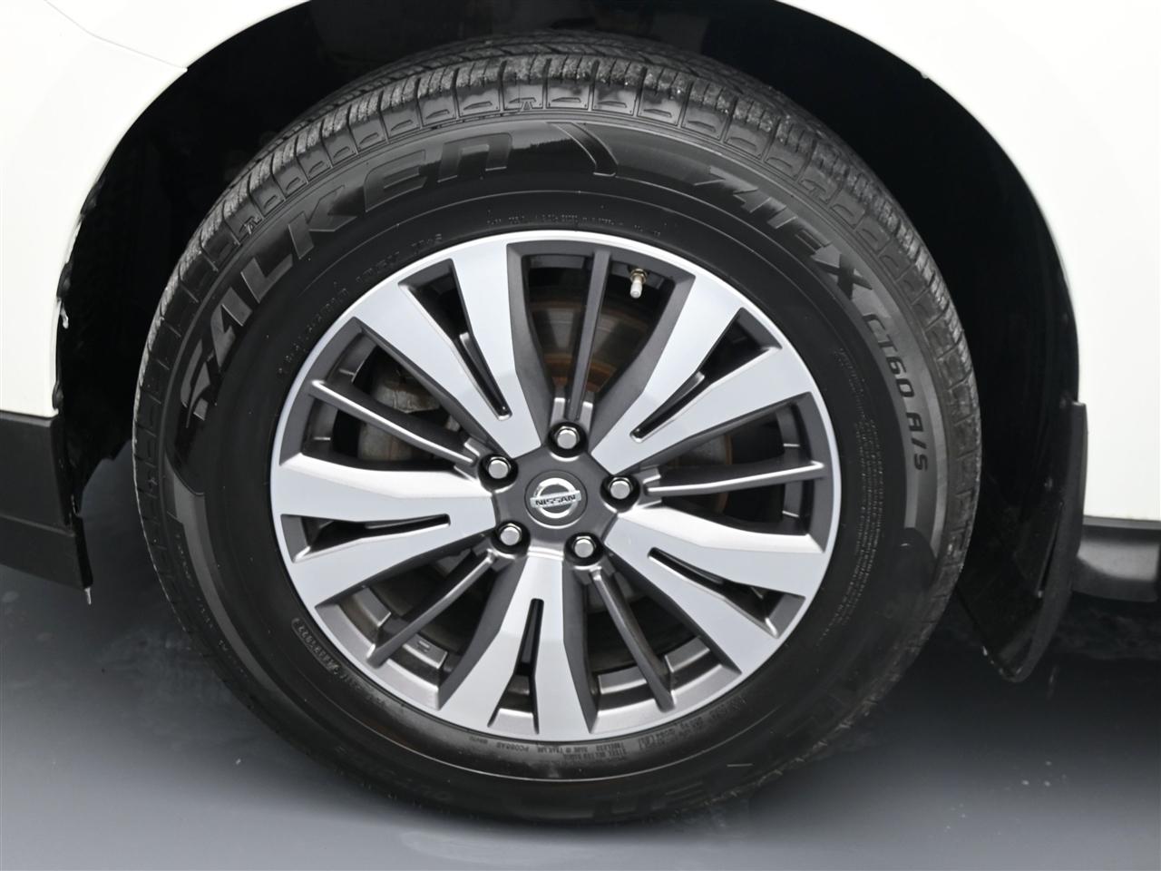 Nissan Pathfinder SV 2WD 2017