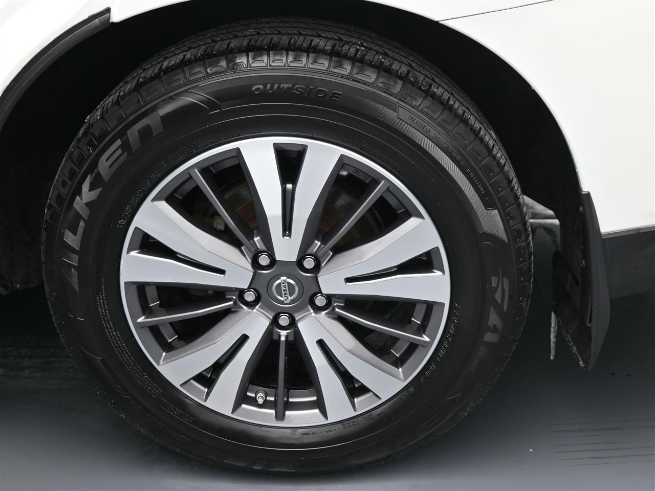 Nissan Pathfinder SV 2WD 2017