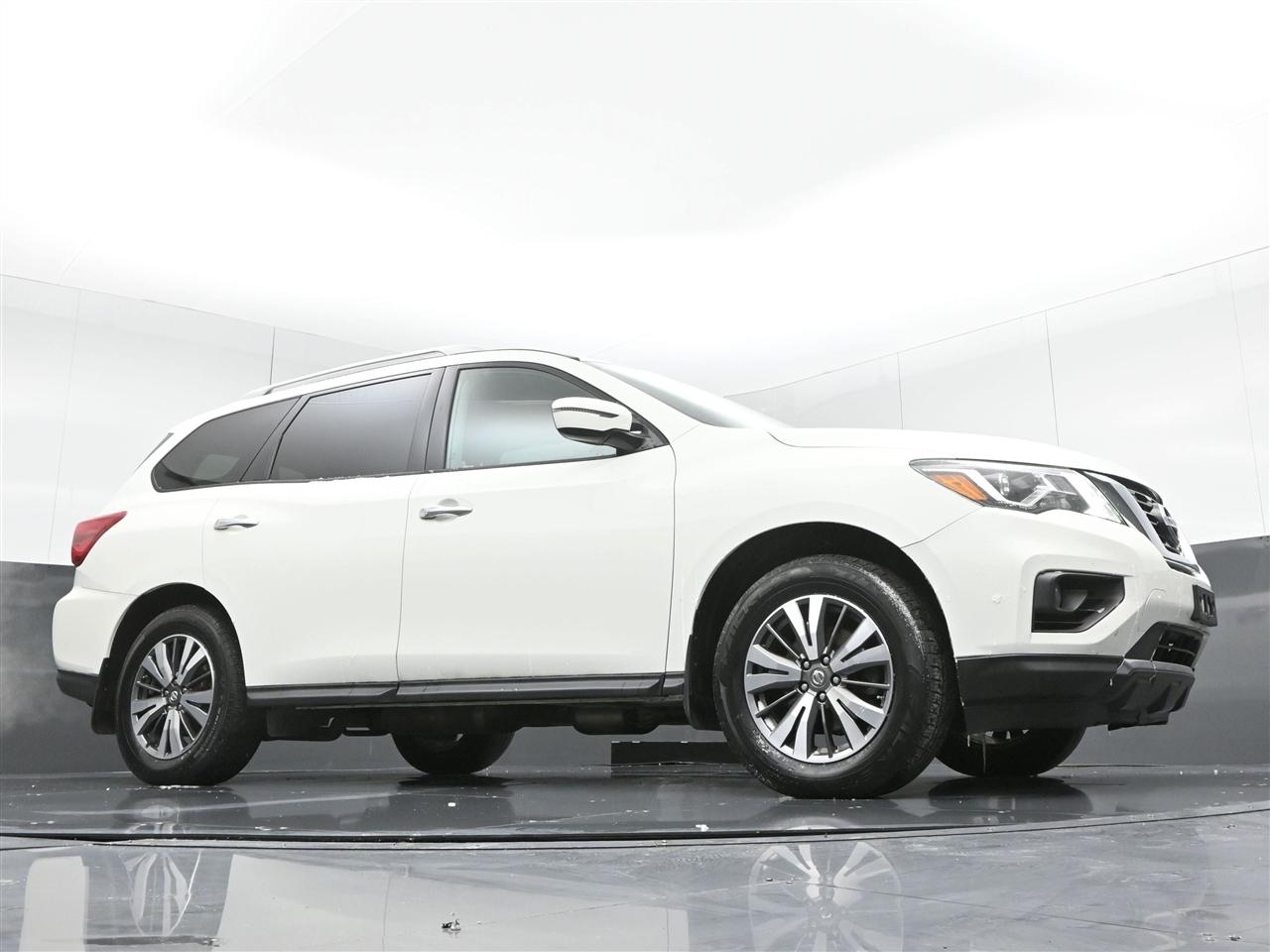 Nissan Pathfinder SV 2WD 2017