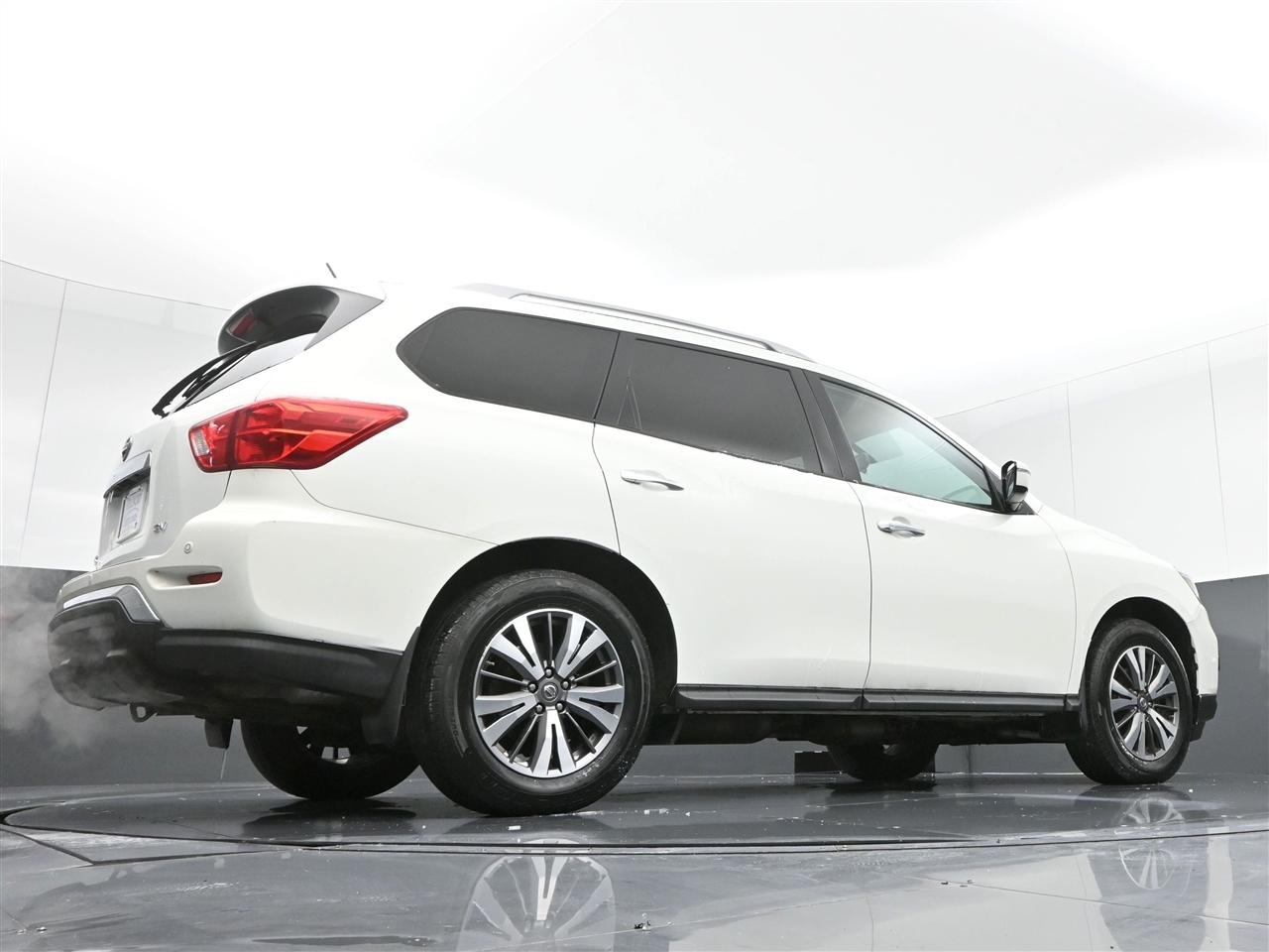 Nissan Pathfinder SV 2WD 2017