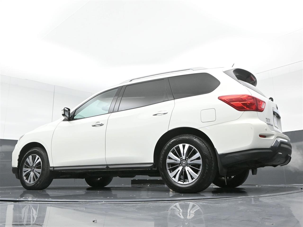 Nissan Pathfinder SV 2WD 2017