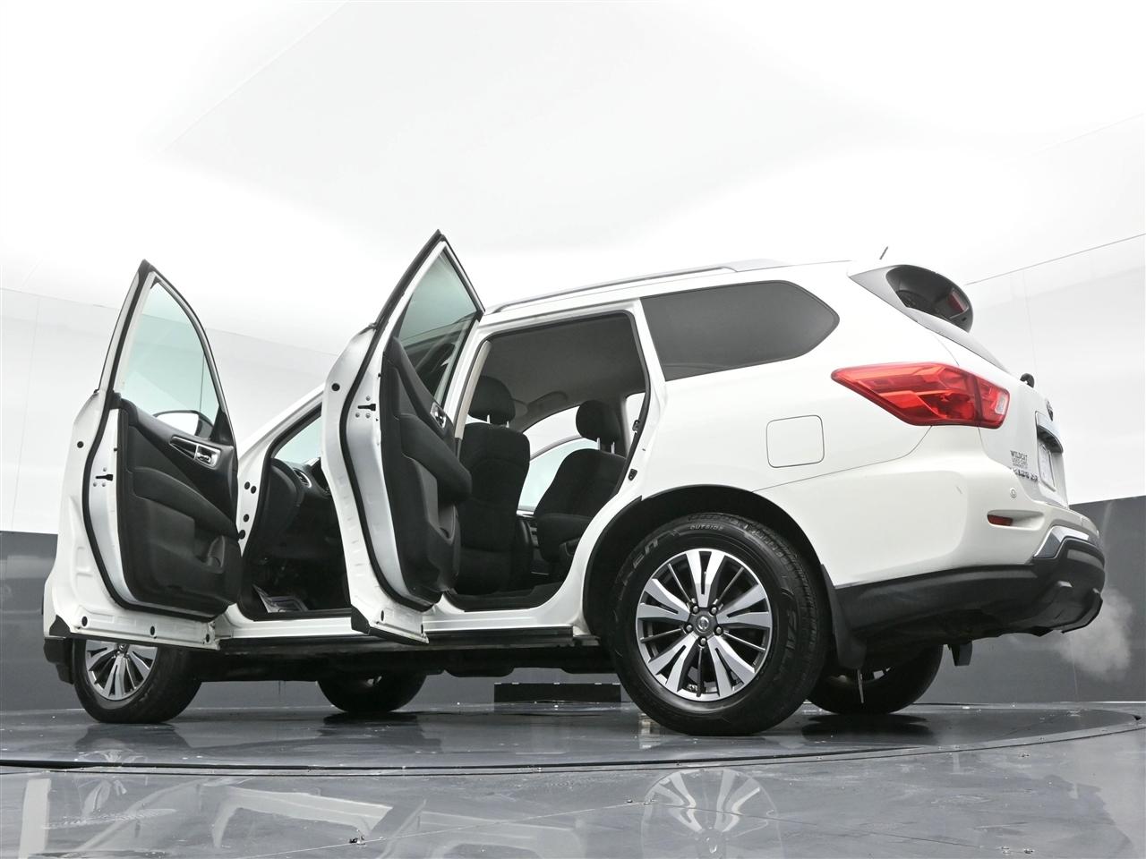 Nissan Pathfinder SV 2WD 2017