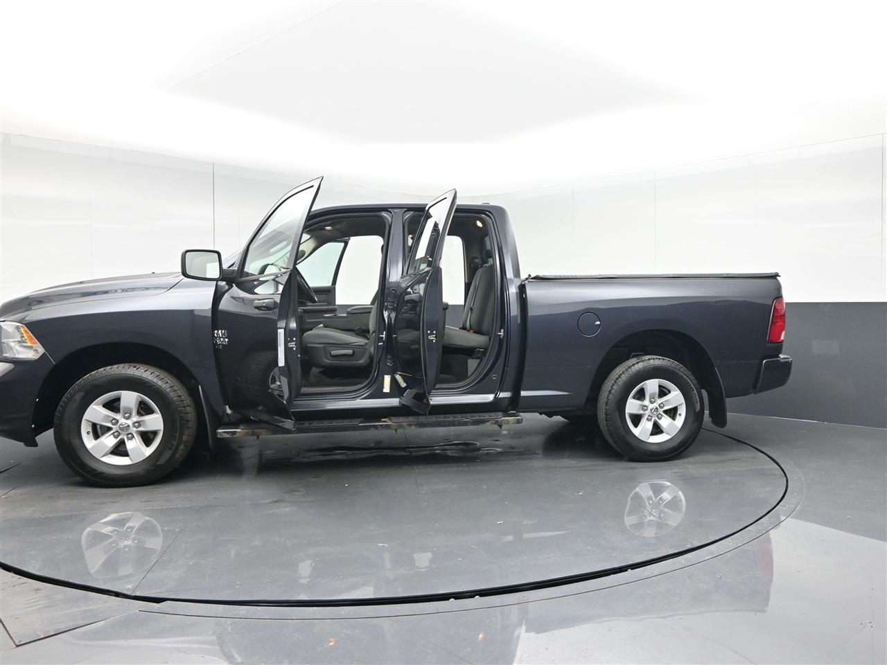 RAM 1500 Classic Tradesman Quad Cab 4WD 2019