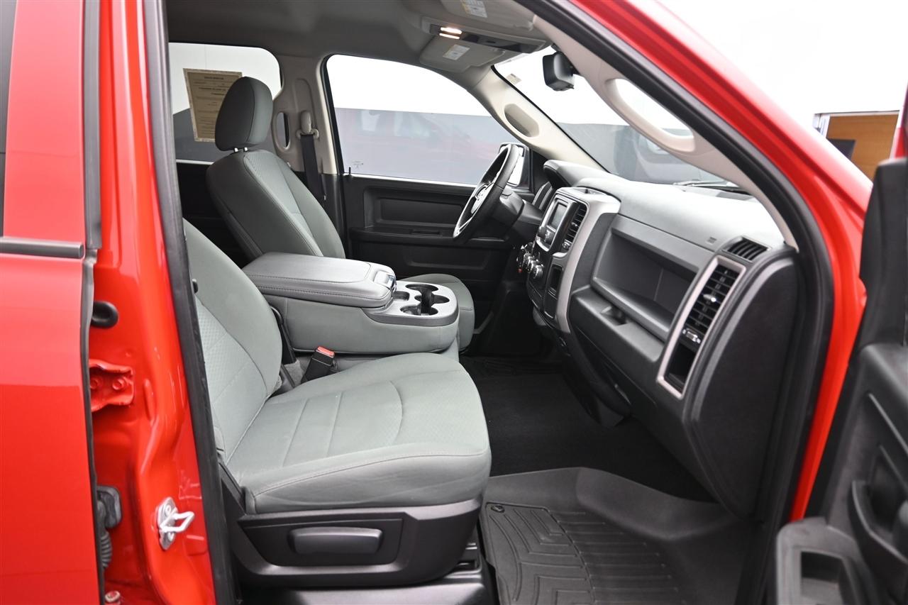 RAM 1500 Tradesman Quad Cab 4WD 2015