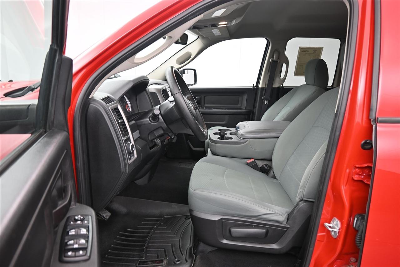 RAM 1500 Tradesman Quad Cab 4WD 2015