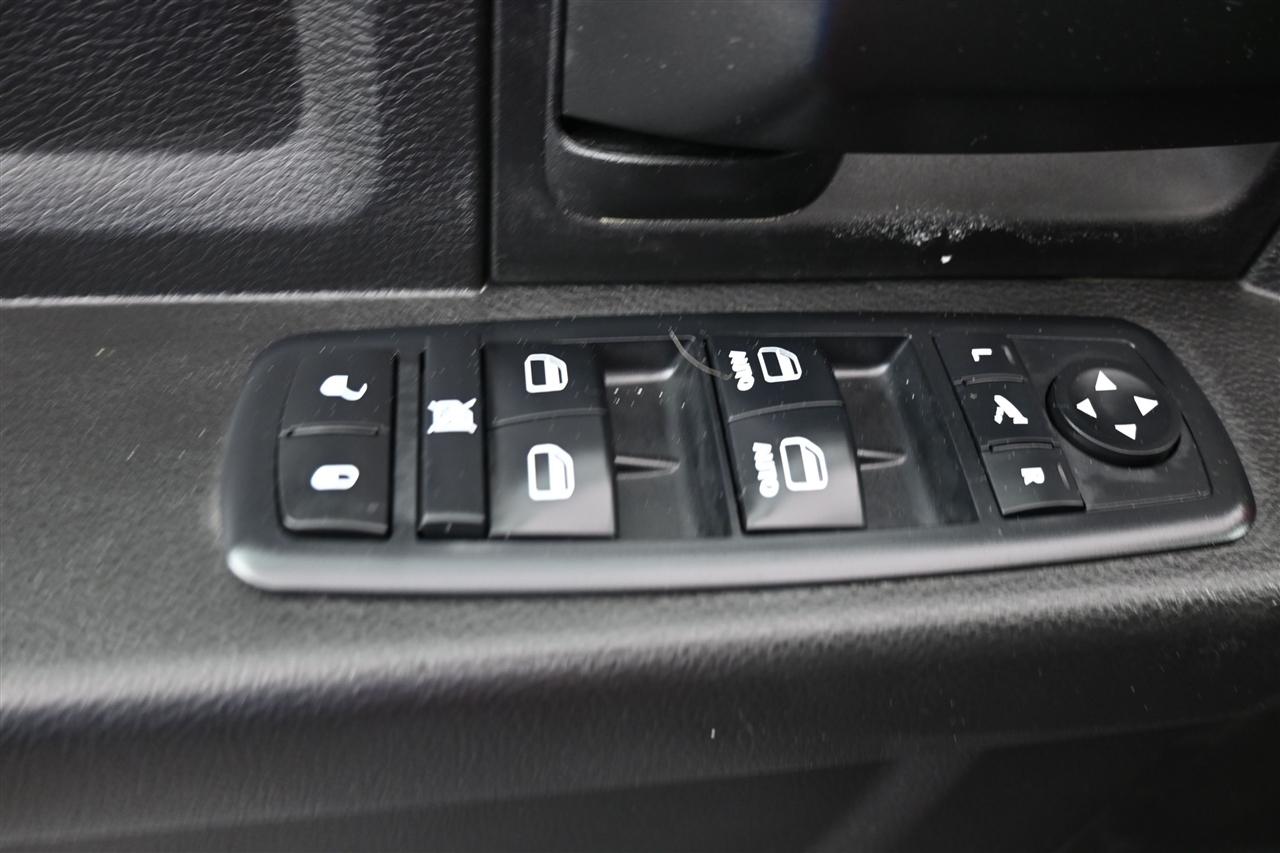 RAM 1500 Tradesman Quad Cab 4WD 2015