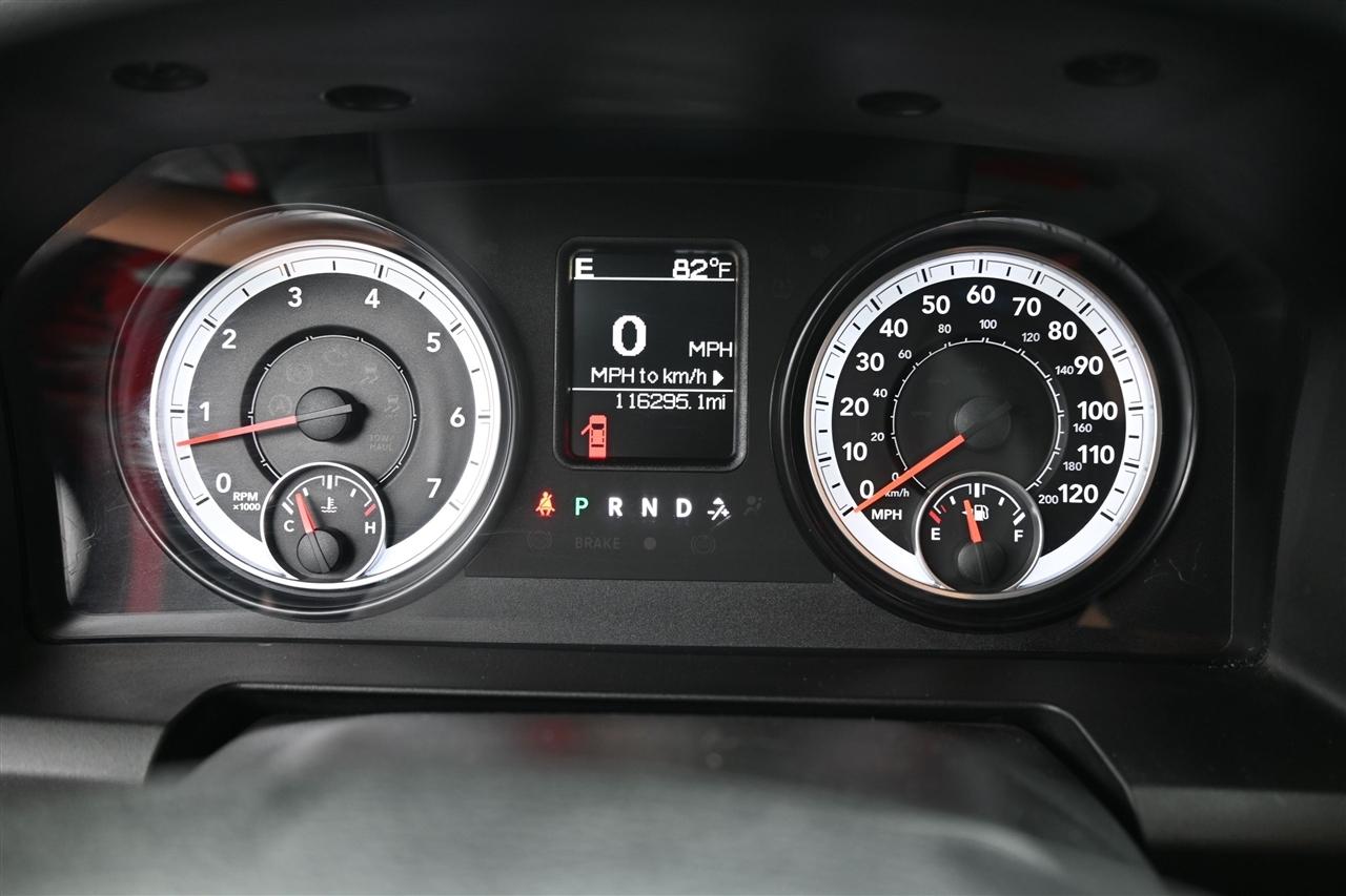 RAM 1500 Tradesman Quad Cab 4WD 2015