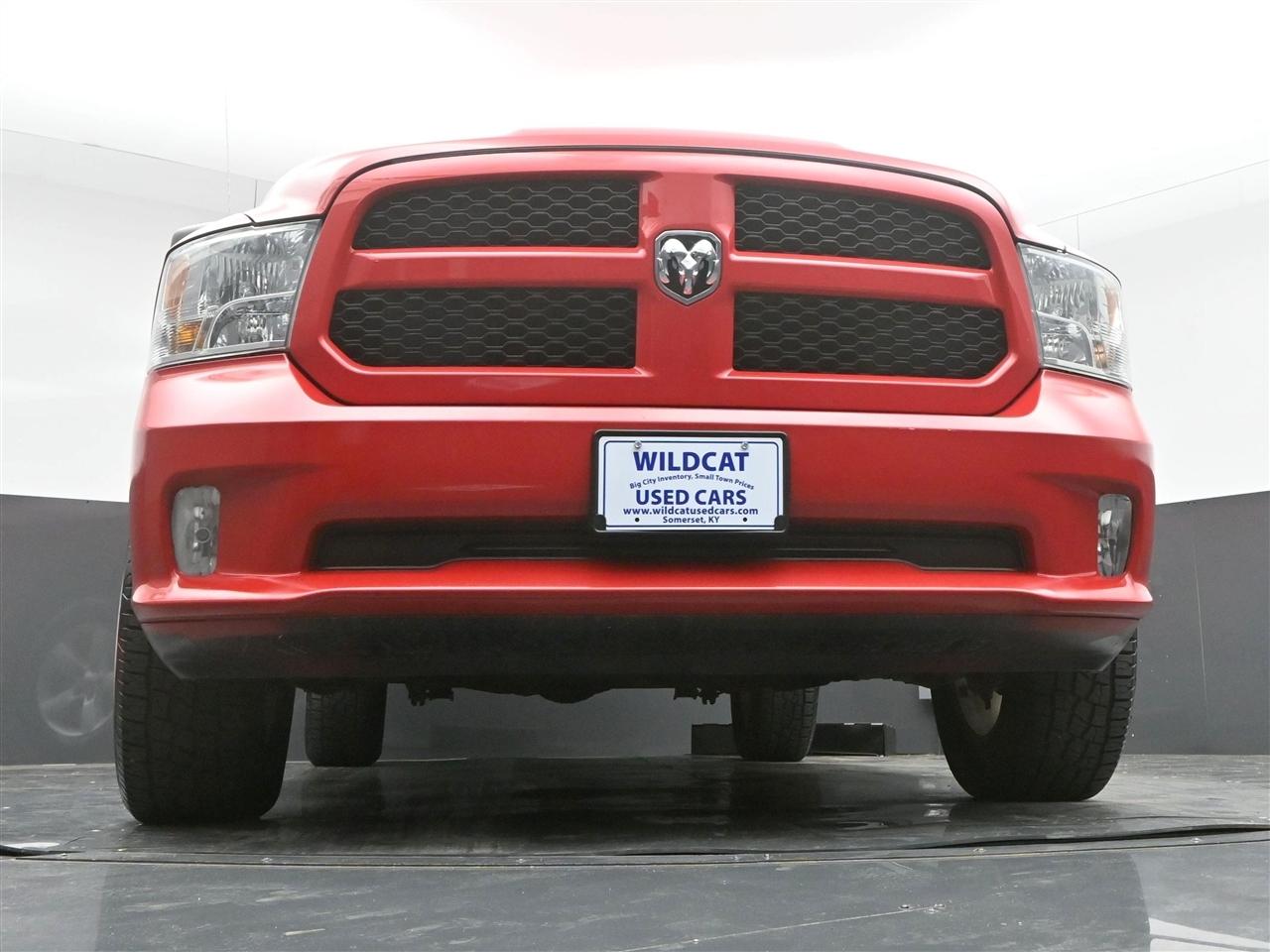 RAM 1500 Tradesman Quad Cab 4WD 2015