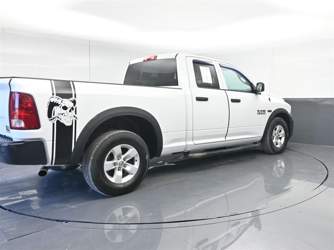 RAM 1500 Tradesman Quad Cab 2WD 2016