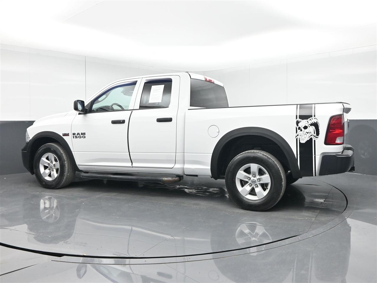 RAM 1500 Tradesman Quad Cab 2WD 2016