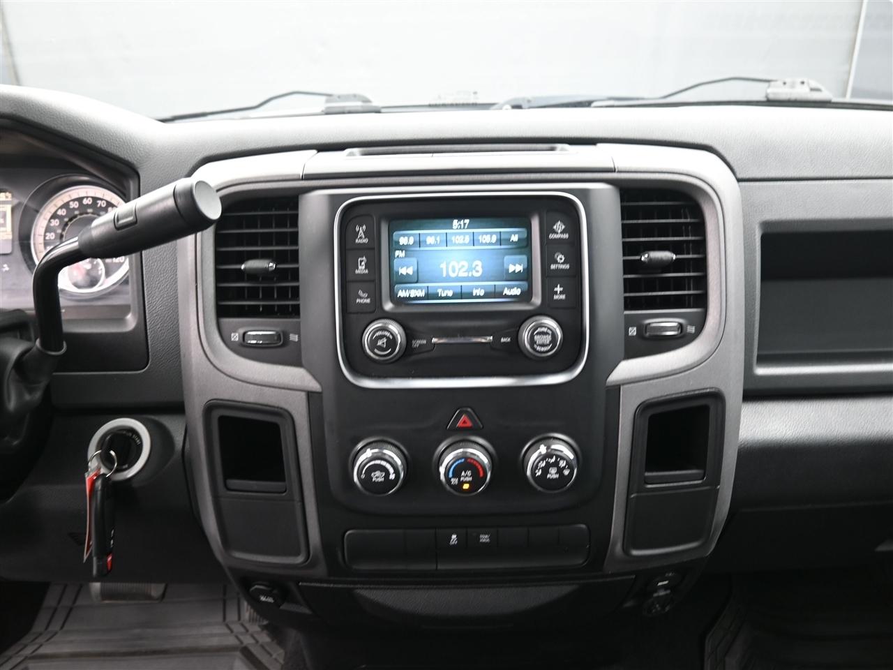 RAM 1500 Tradesman Quad Cab 2WD 2016