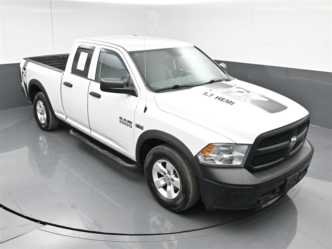 RAM 1500 Tradesman Quad Cab 2WD 2016