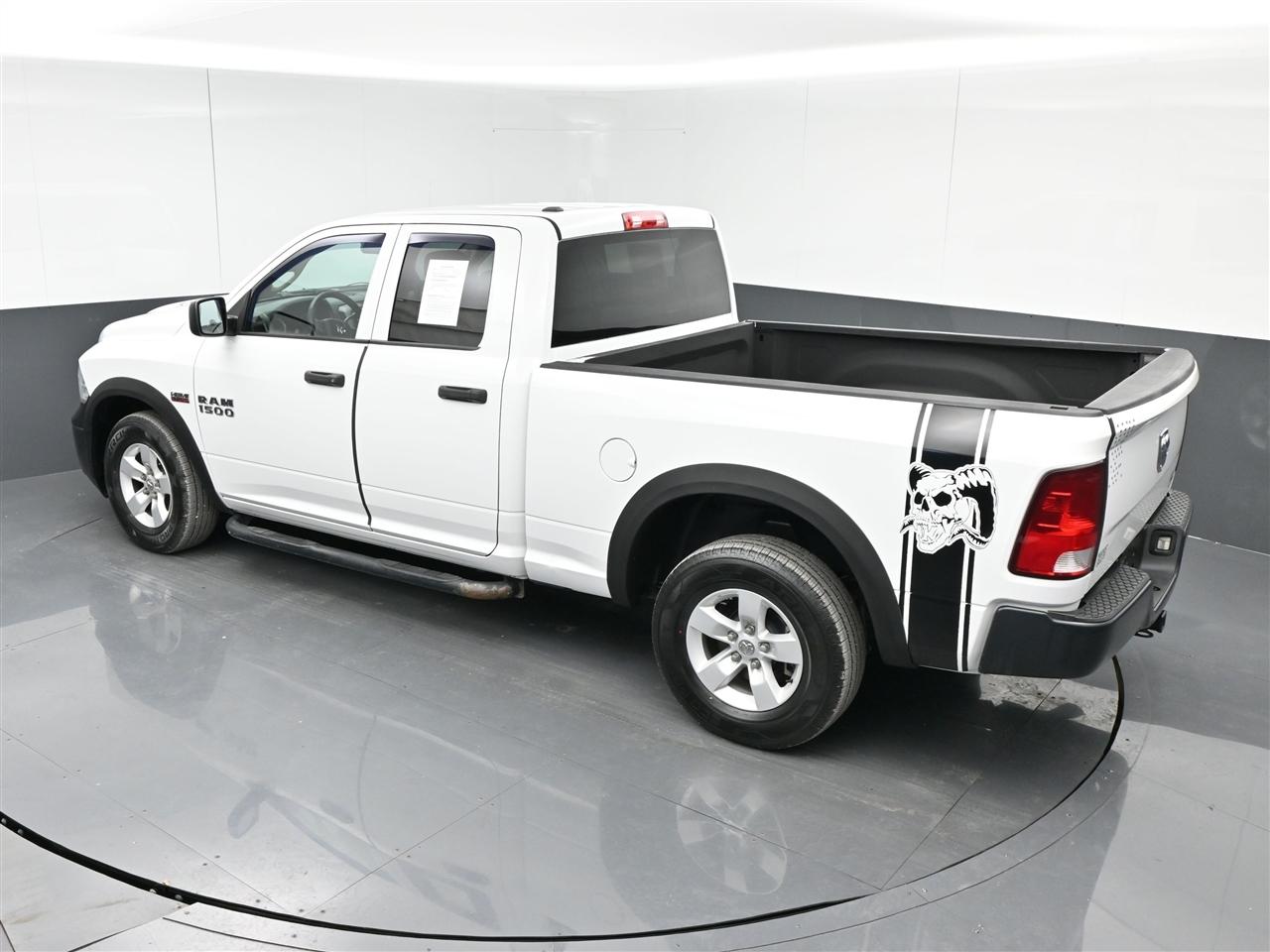 RAM 1500 Tradesman Quad Cab 2WD 2016