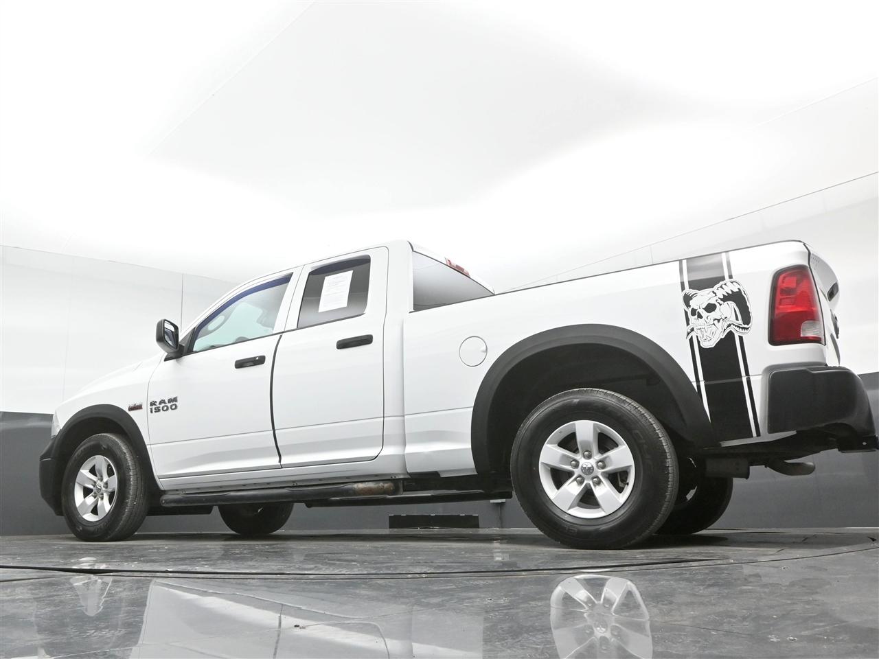 RAM 1500 Tradesman Quad Cab 2WD 2016