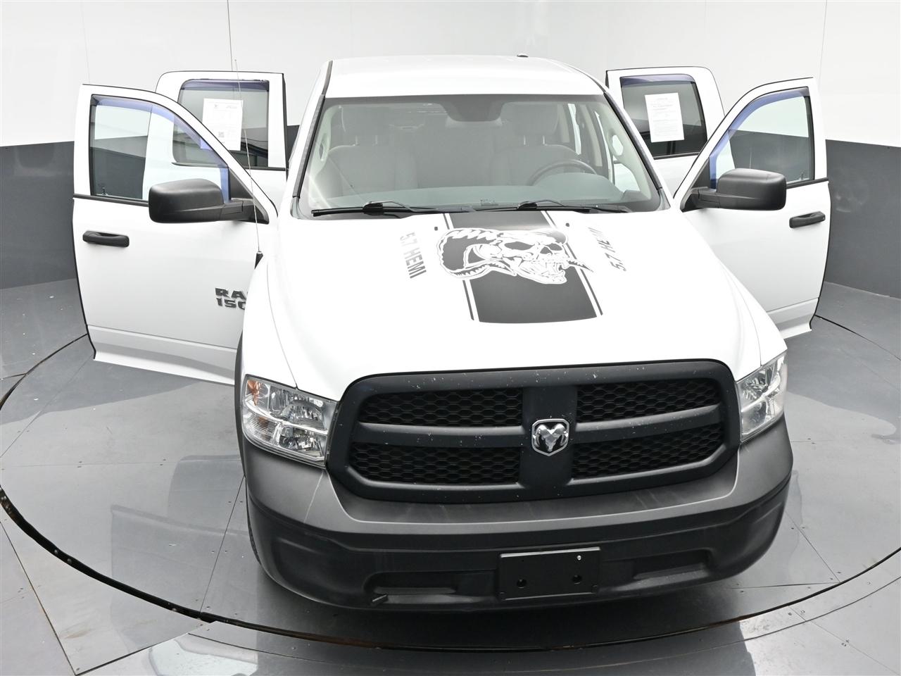 RAM 1500 Tradesman Quad Cab 2WD 2016