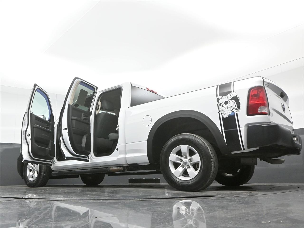 RAM 1500 Tradesman Quad Cab 2WD 2016