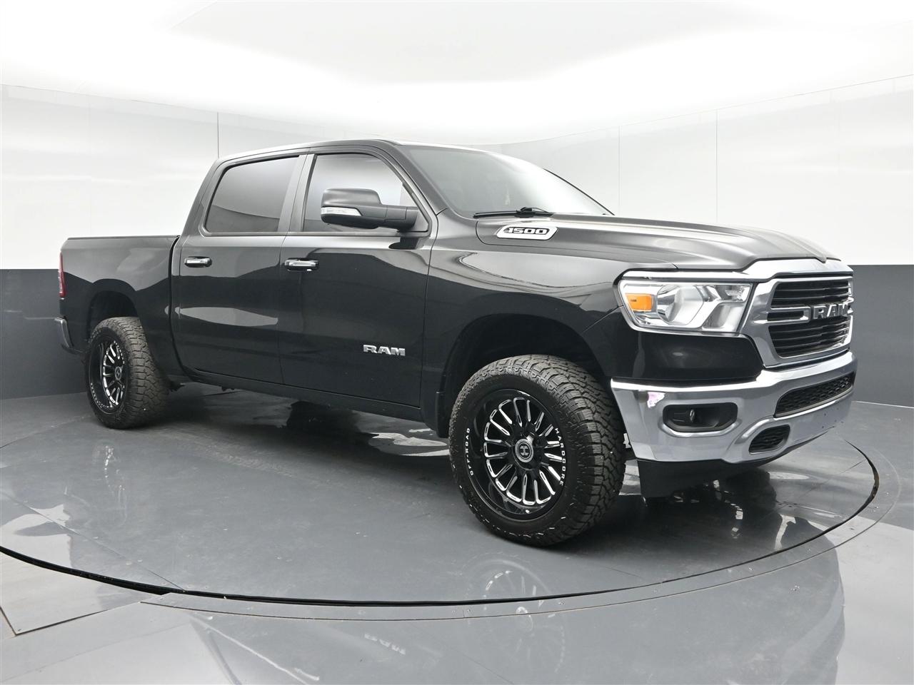 View vehicle photo 3