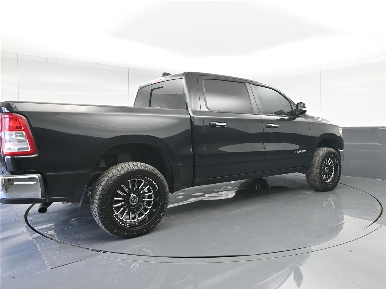 View vehicle photo 5