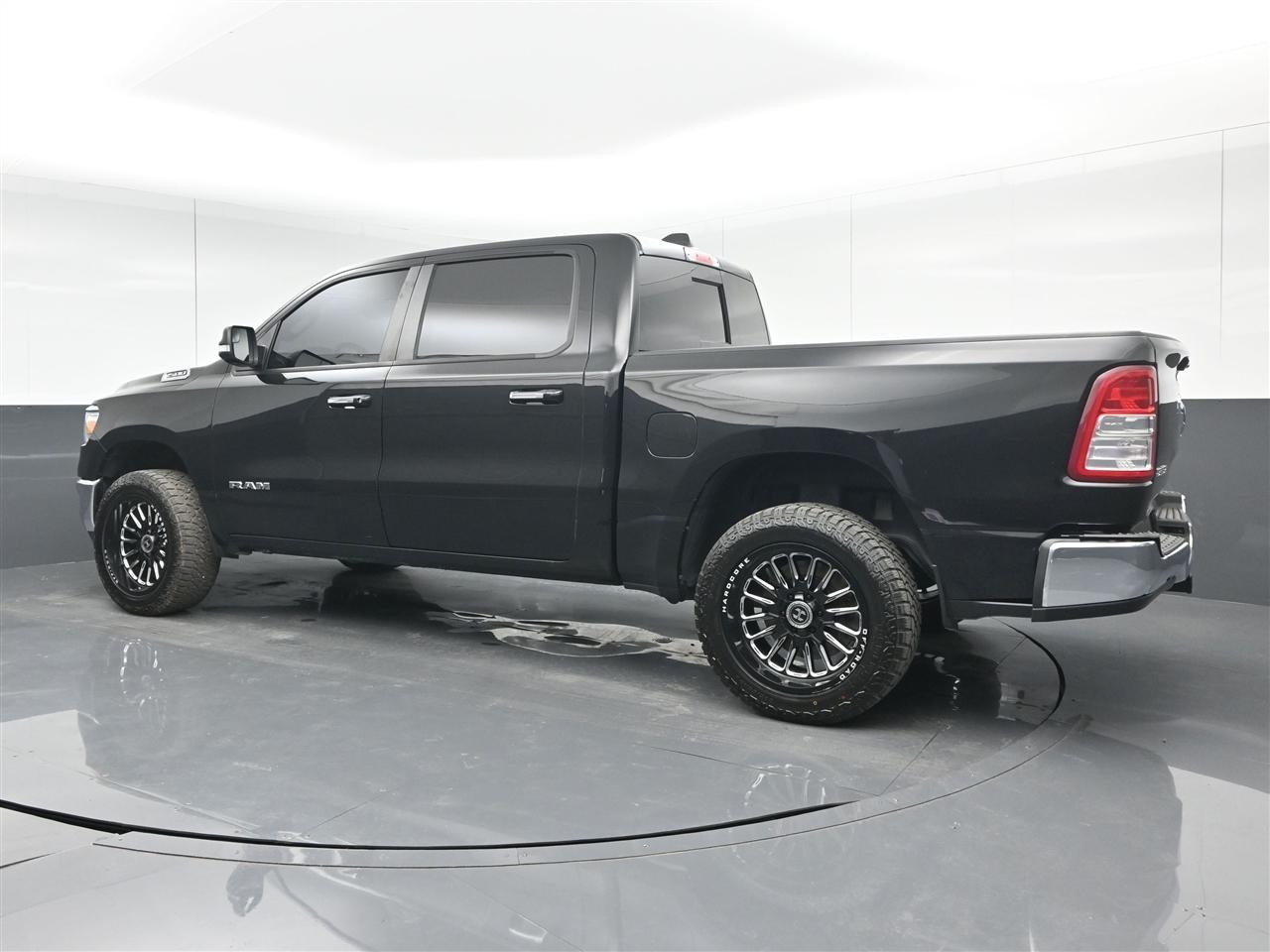 View vehicle photo 7