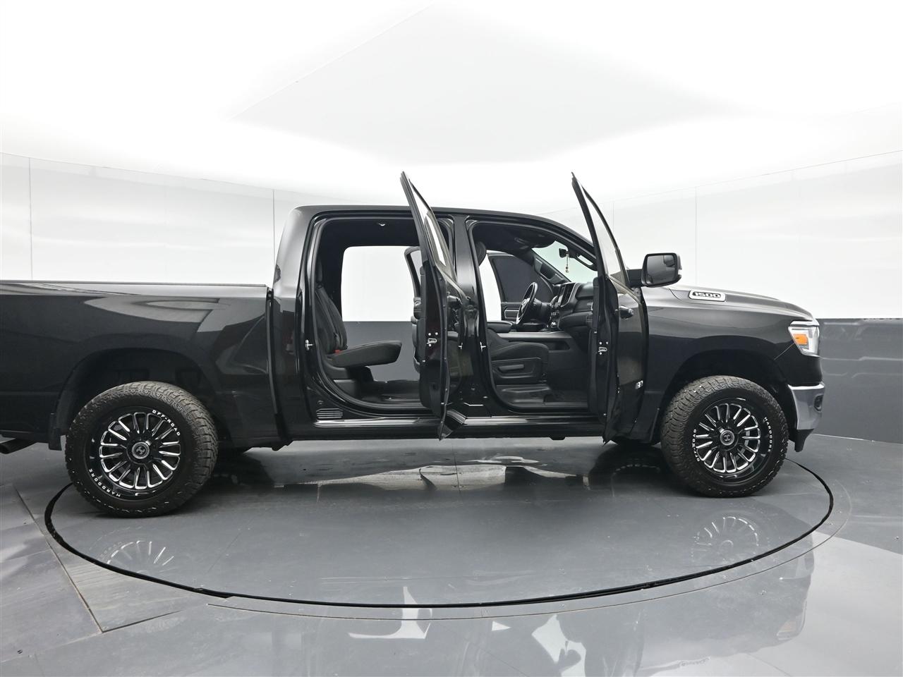 RAM 1500 Big Horn Crew Cab SWB 4WD 2019