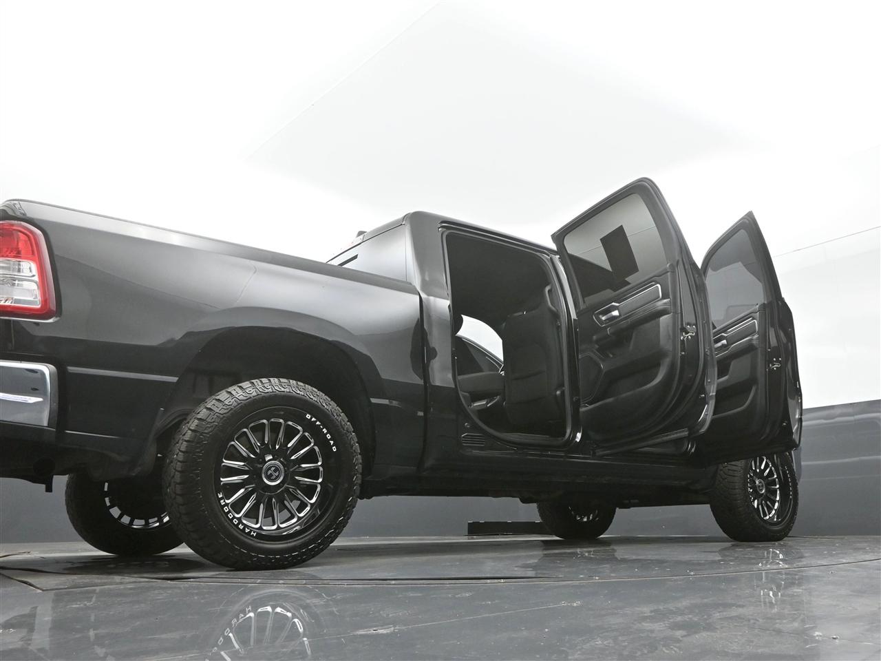 RAM 1500 Big Horn Crew Cab SWB 4WD 2019