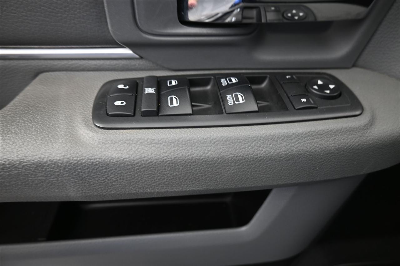 RAM 2500 SLT Mega Cab 4WD 2018