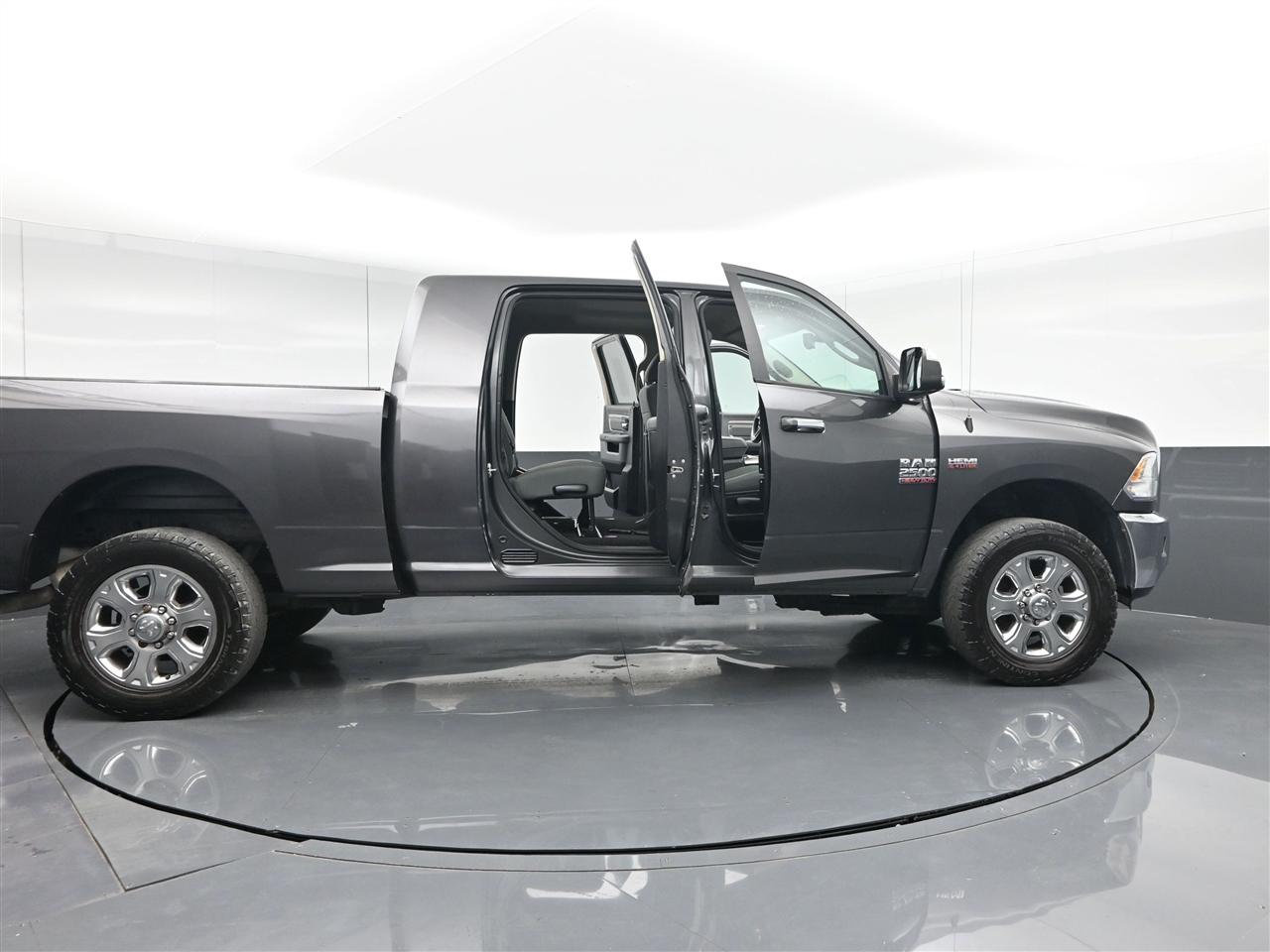 RAM 2500 SLT Mega Cab 4WD 2018