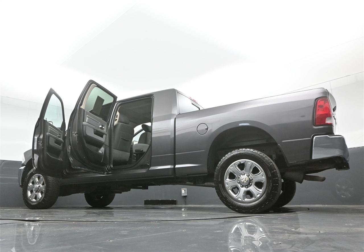 RAM 2500 SLT Mega Cab 4WD 2018