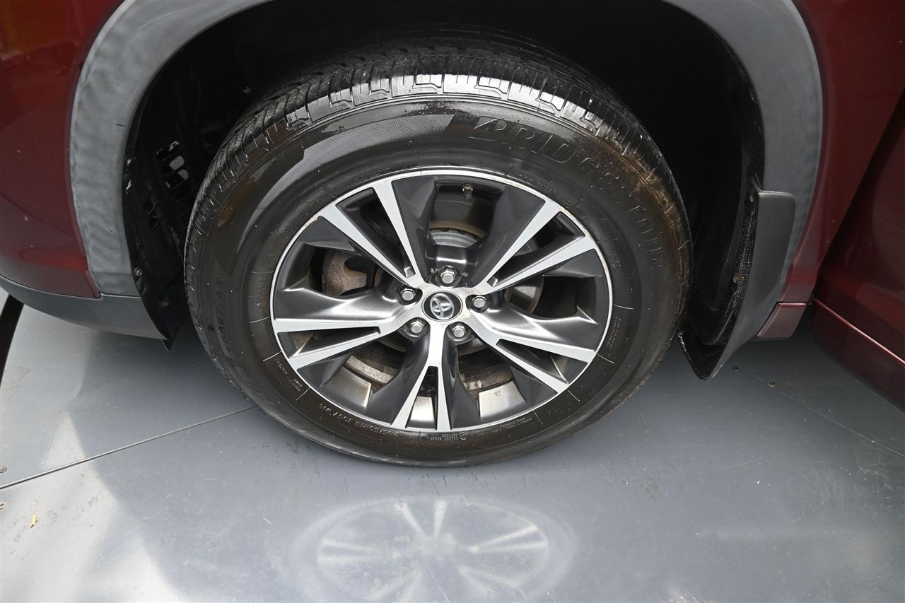 Toyota Highlander LE Plus AWD V6 2018