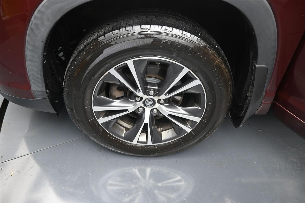 Toyota Highlander LE Plus AWD V6 2018