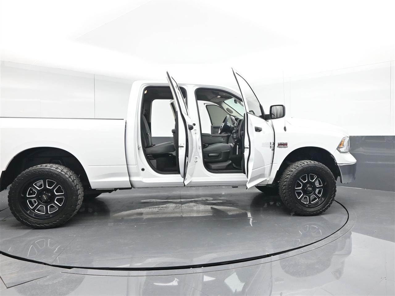 RAM 1500 Classic Tradesman Quad Cab 4WD 2019
