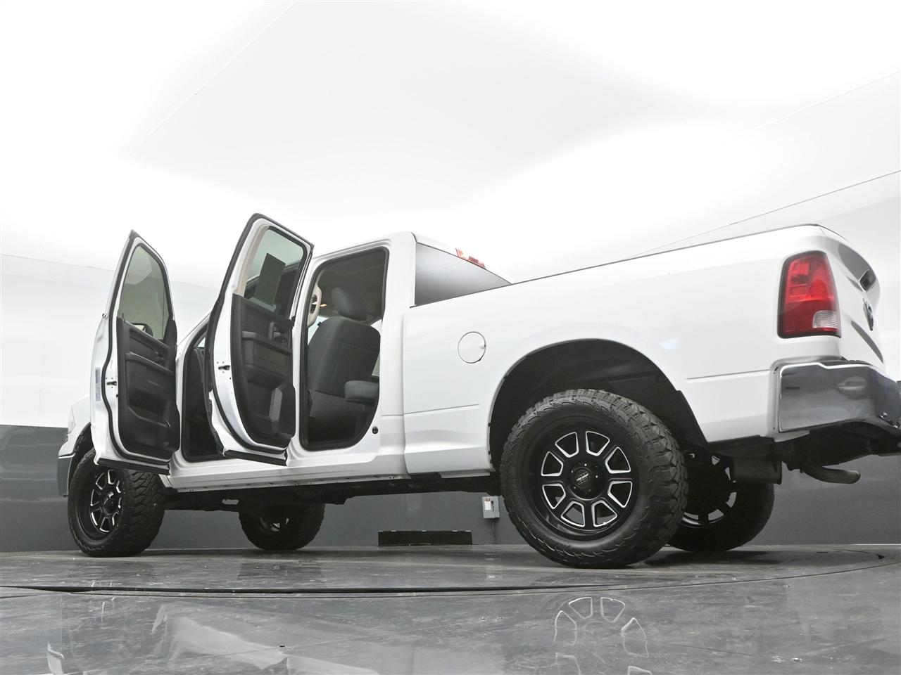 RAM 1500 Classic Tradesman Quad Cab 4WD 2019