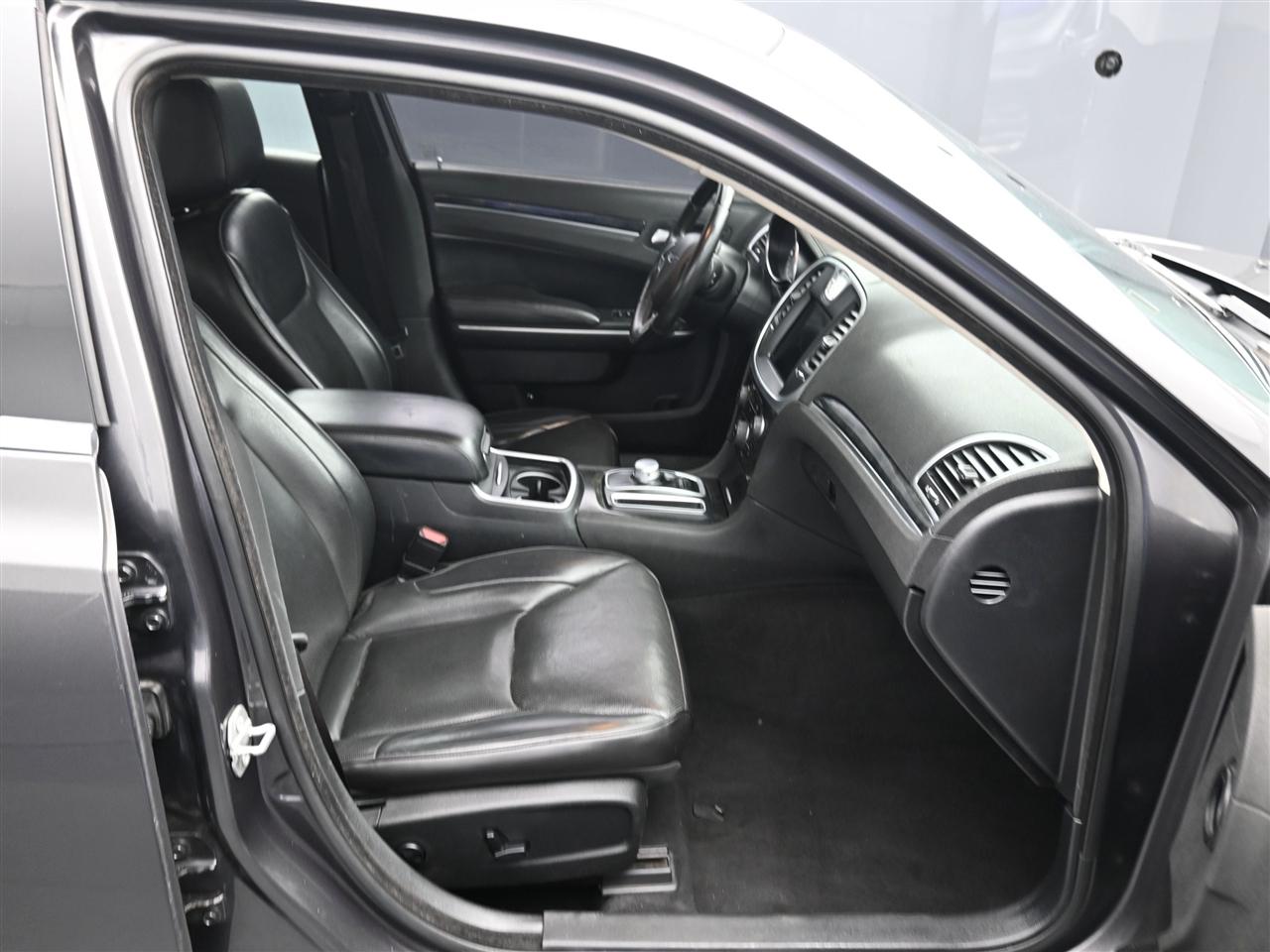 Chrysler 300 Limited RWD 2020