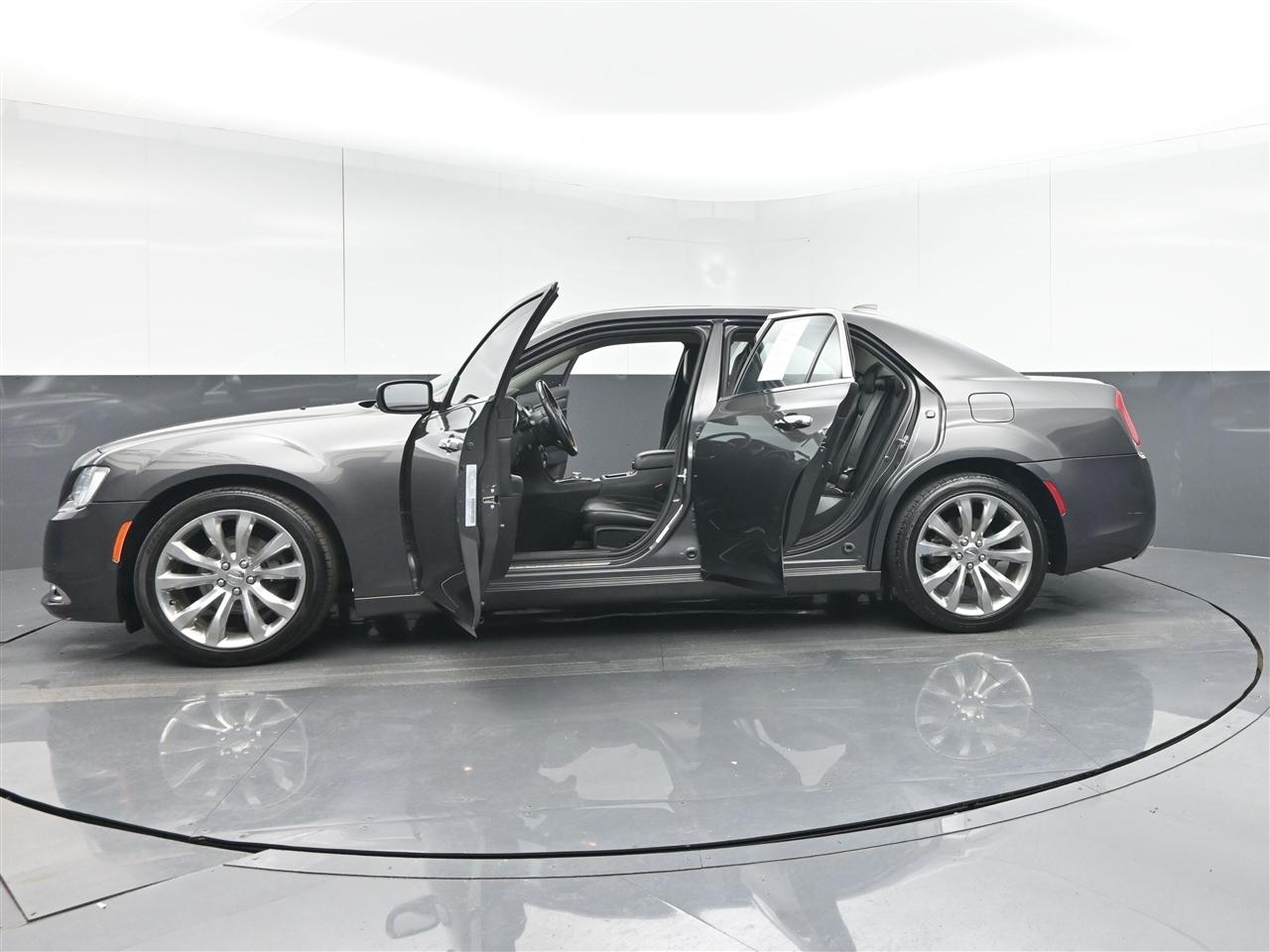 Chrysler 300 Limited RWD 2020