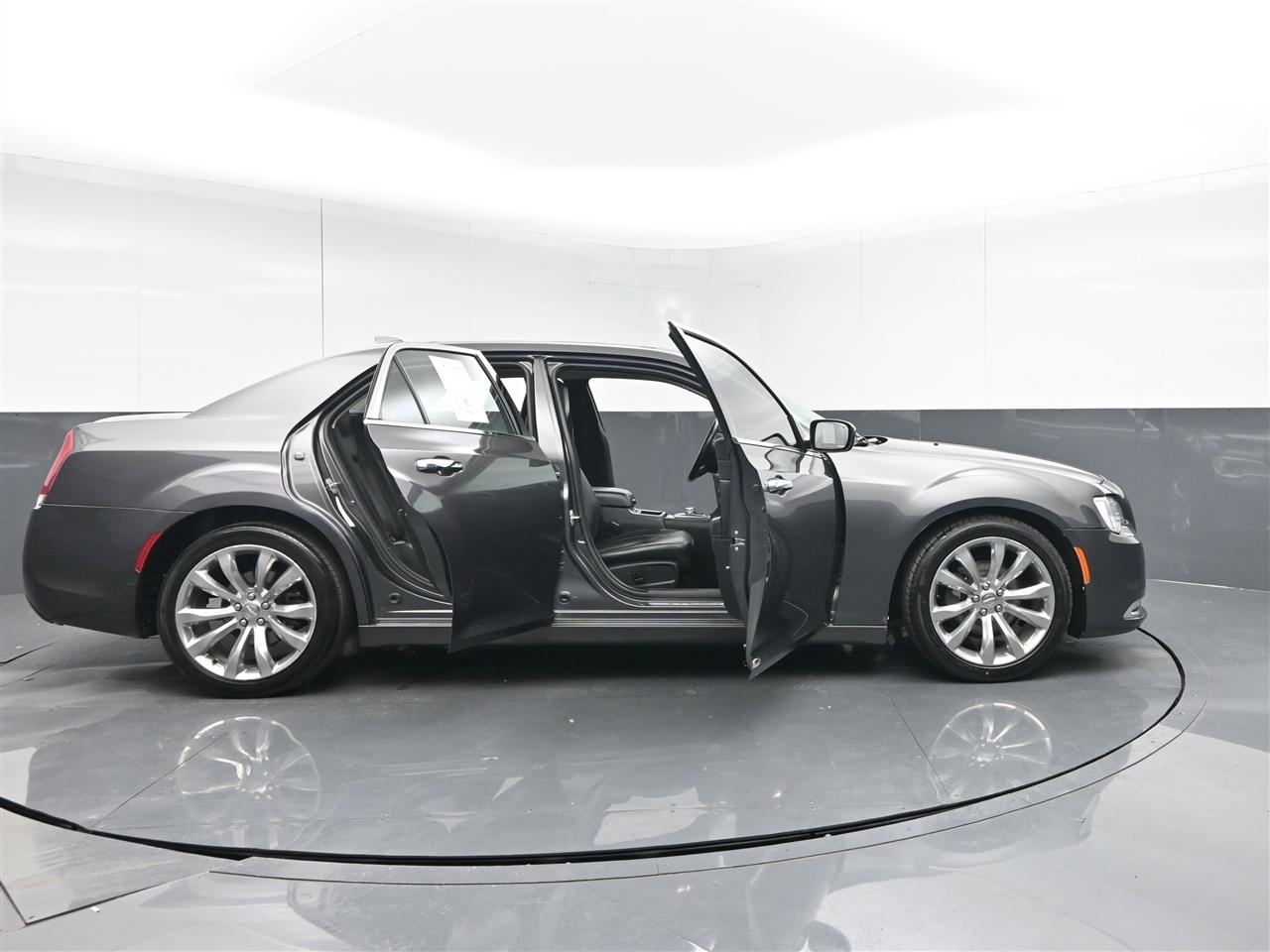 Chrysler 300 Limited RWD 2020