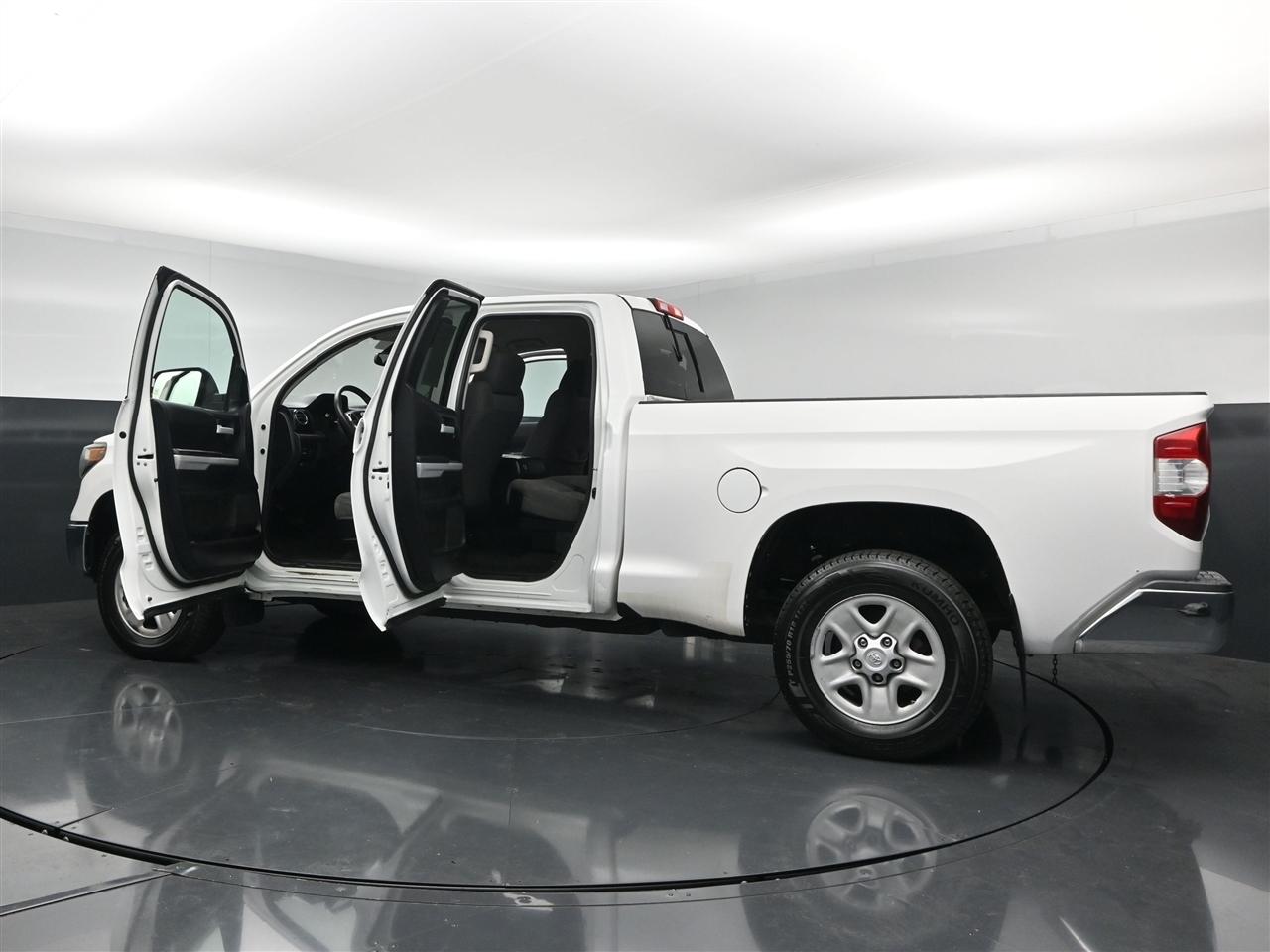 Toyota Tundra SR5 5.7L V8 FFV Double Cab 4WD 2019