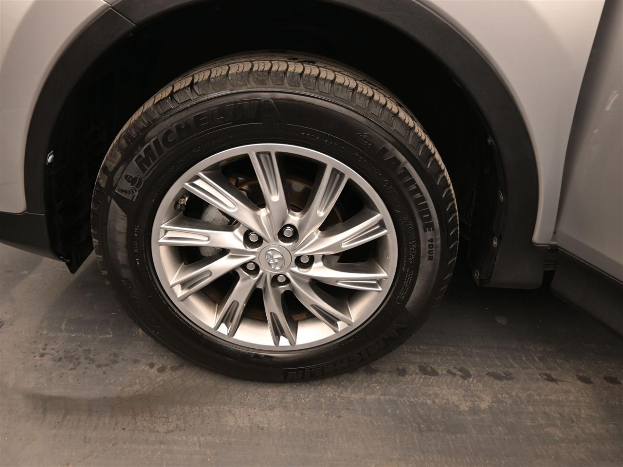 Toyota RAV4 LE AWD 2014