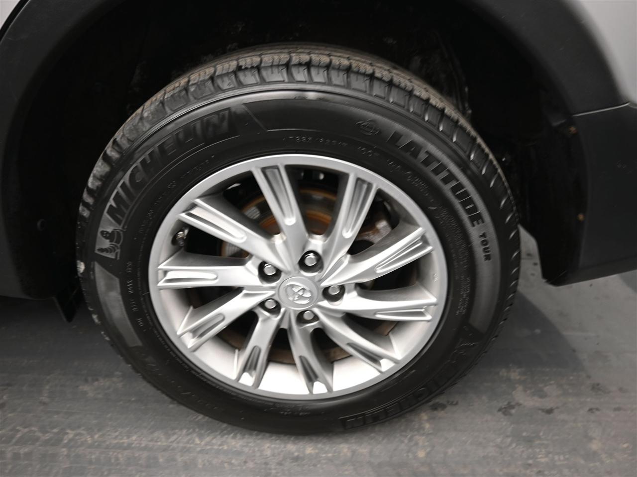 Toyota RAV4 LE AWD 2014