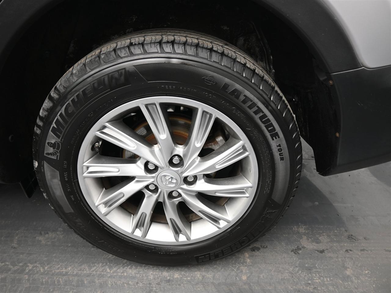 Toyota RAV4 LE AWD 2014