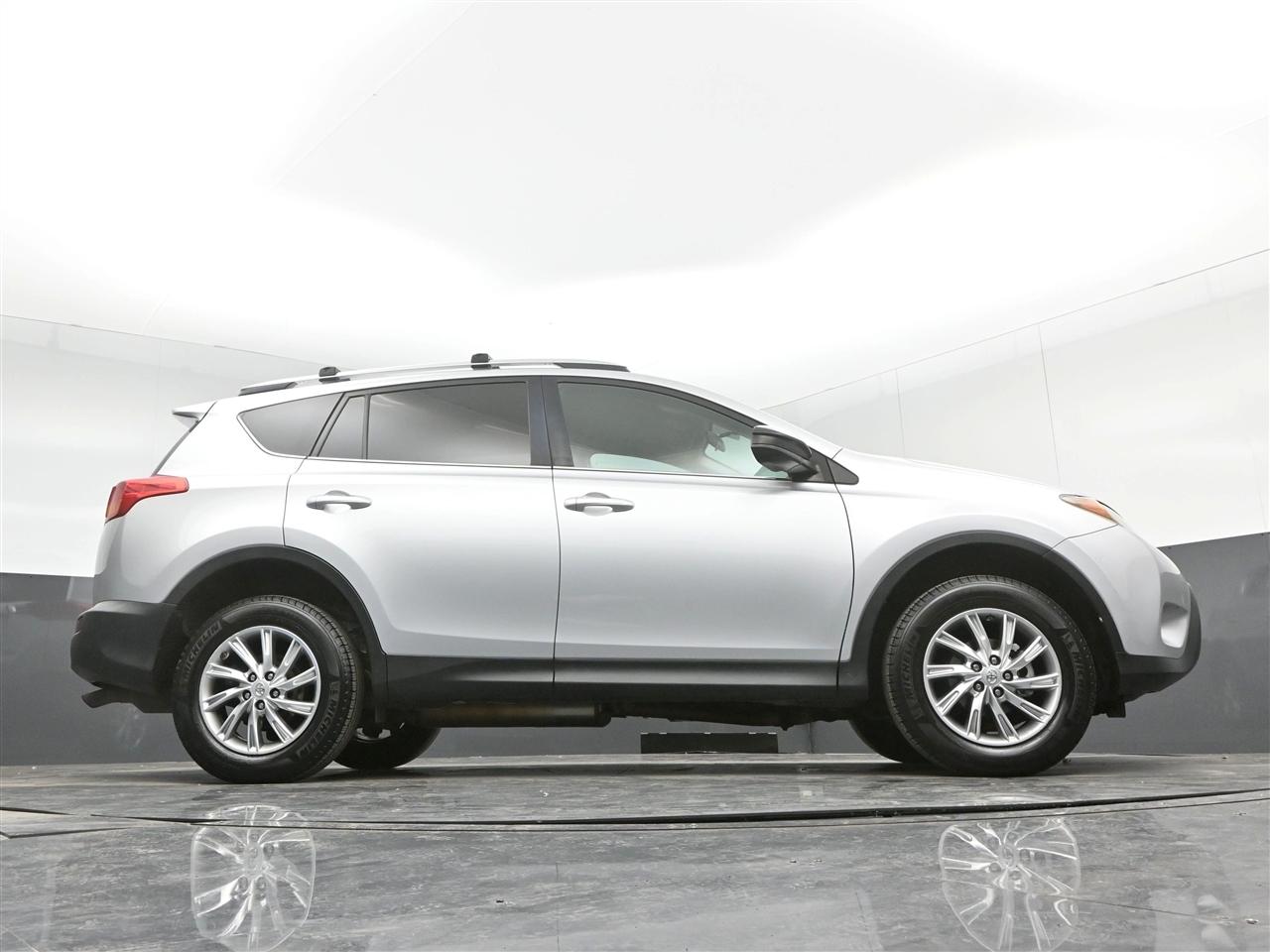 Toyota RAV4 LE AWD 2014