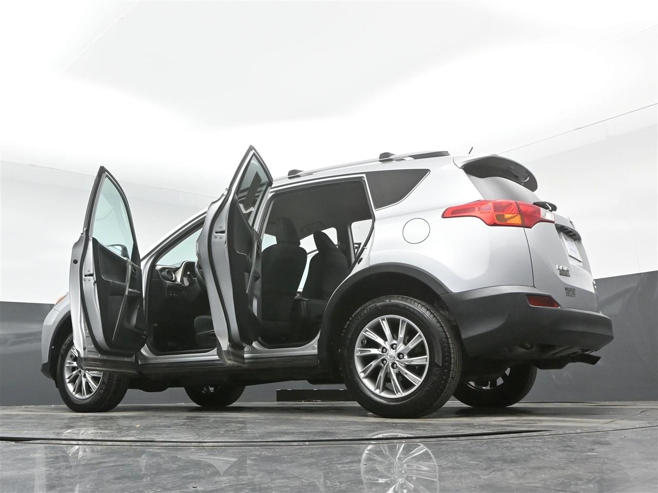 Toyota RAV4 LE AWD 2014