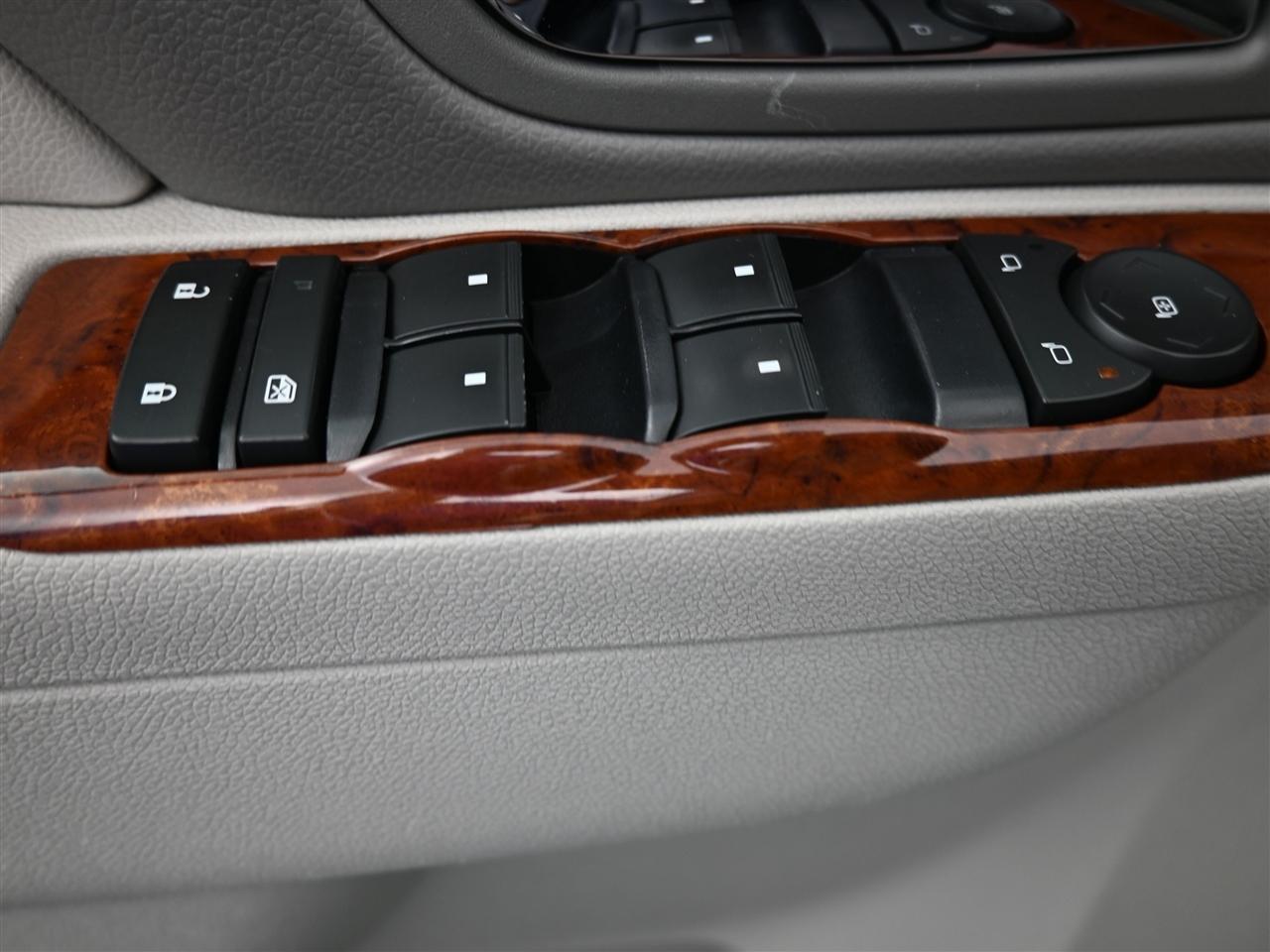 Chevrolet Tahoe LT 4WD 2012