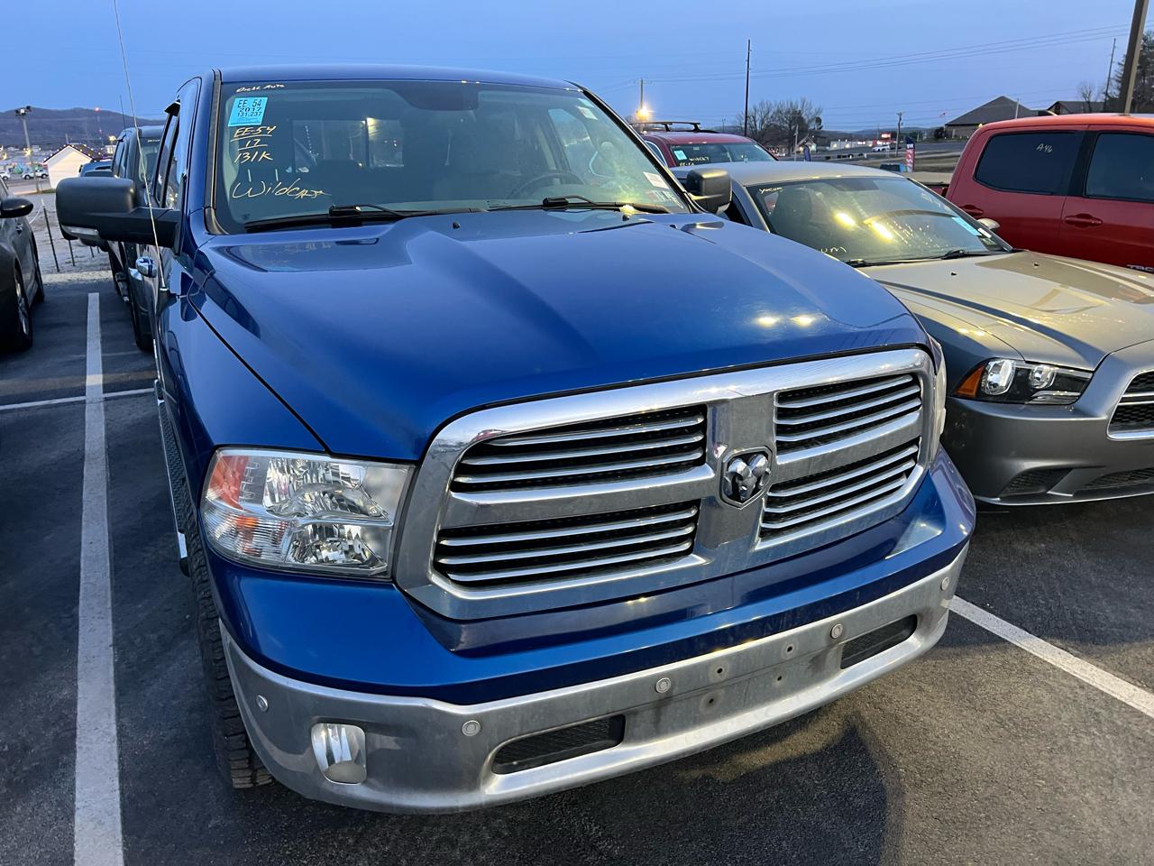 RAM 1500 SLT Crew Cab SWB 4WD 2017