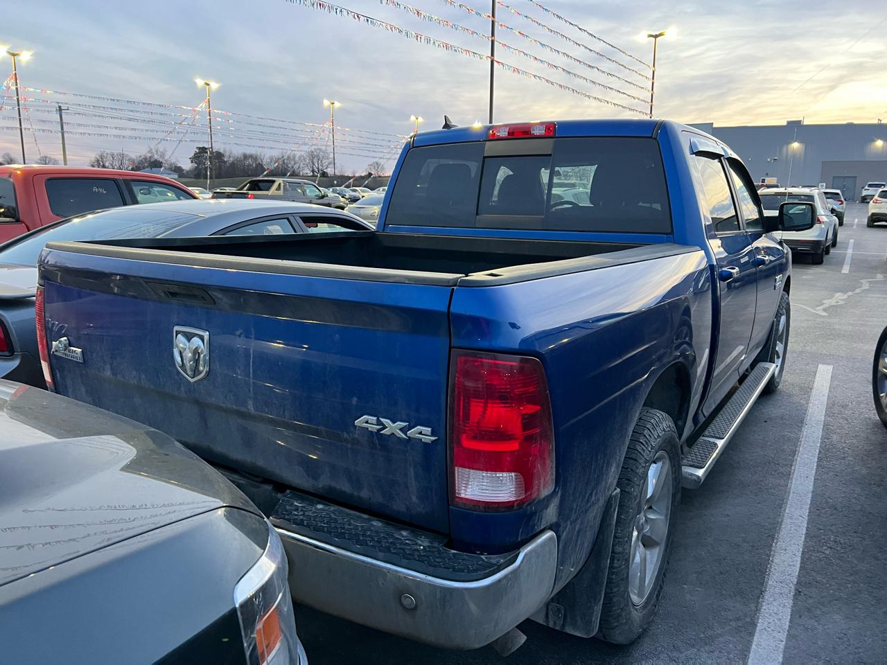 RAM 1500 SLT Crew Cab SWB 4WD 2017