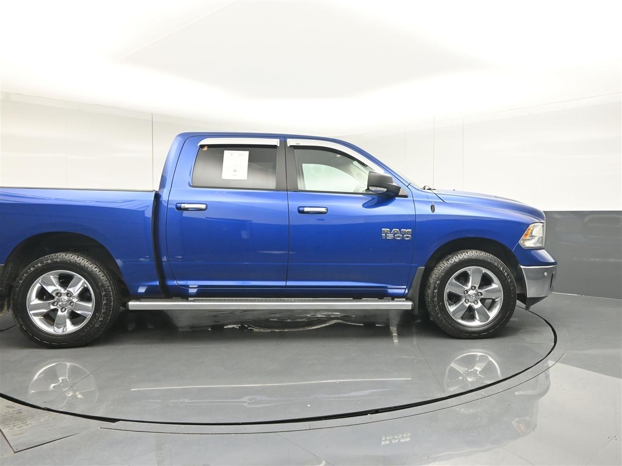 RAM 1500 SLT Crew Cab SWB 4WD 2017